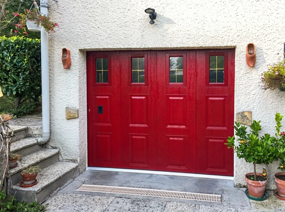 Façade extérieure d'une maison avec un garage double
