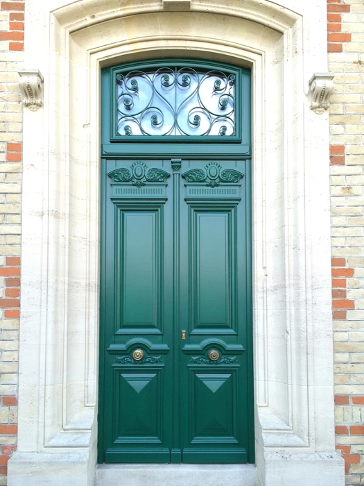 Intérieur résidentiel, double porte à deux vantaux en bois laqué blanc